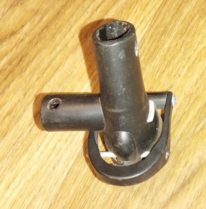 Кріплення до дитячього візочка (коляски). "Копито" ліве.