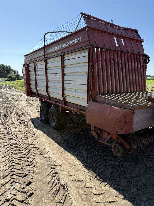 Przyczepa samozbierająca
