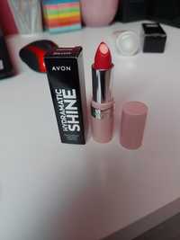 Szminka avon hydramatic shine CARMINE