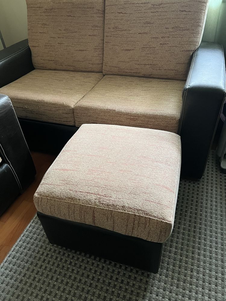 Conjunto 2 sofás (Sofá Cama 2 lugares + Sofá 2 lugares) + repousa pés