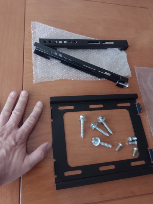 Крепление (Кронштейн) для телевизора на стену. Надёжный, тяжёленький.