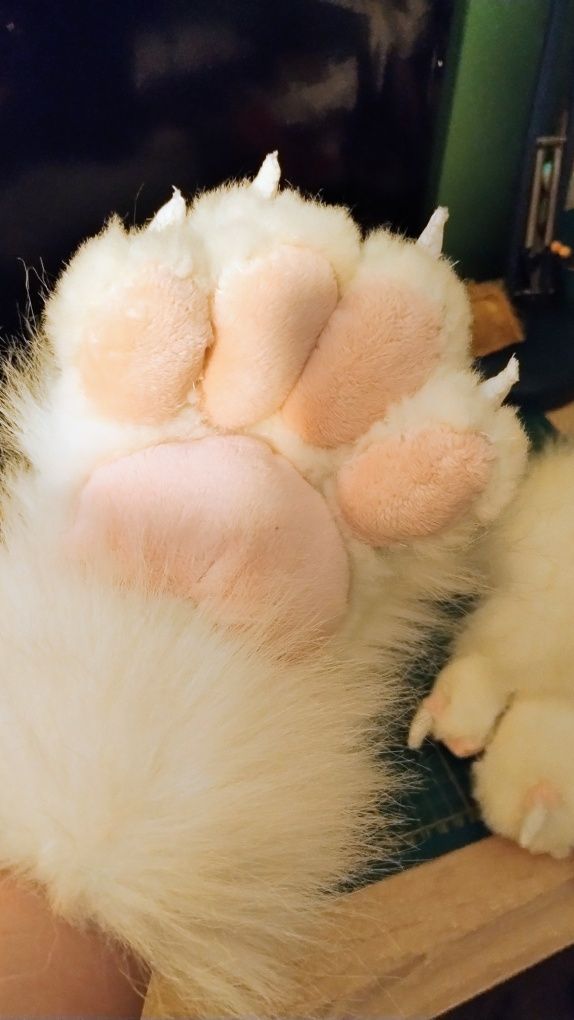 Białe łapki do fursuit furry