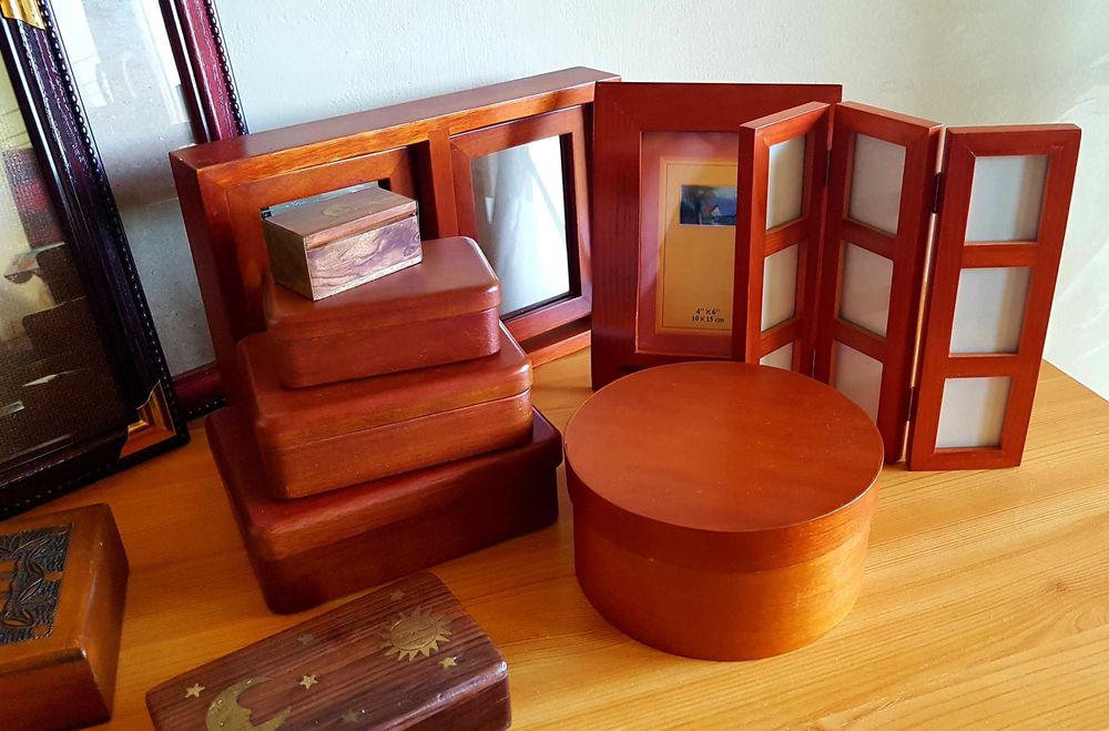 Witryna elegancki regał podświetlenie Ikea czarny orzech + akcesoria