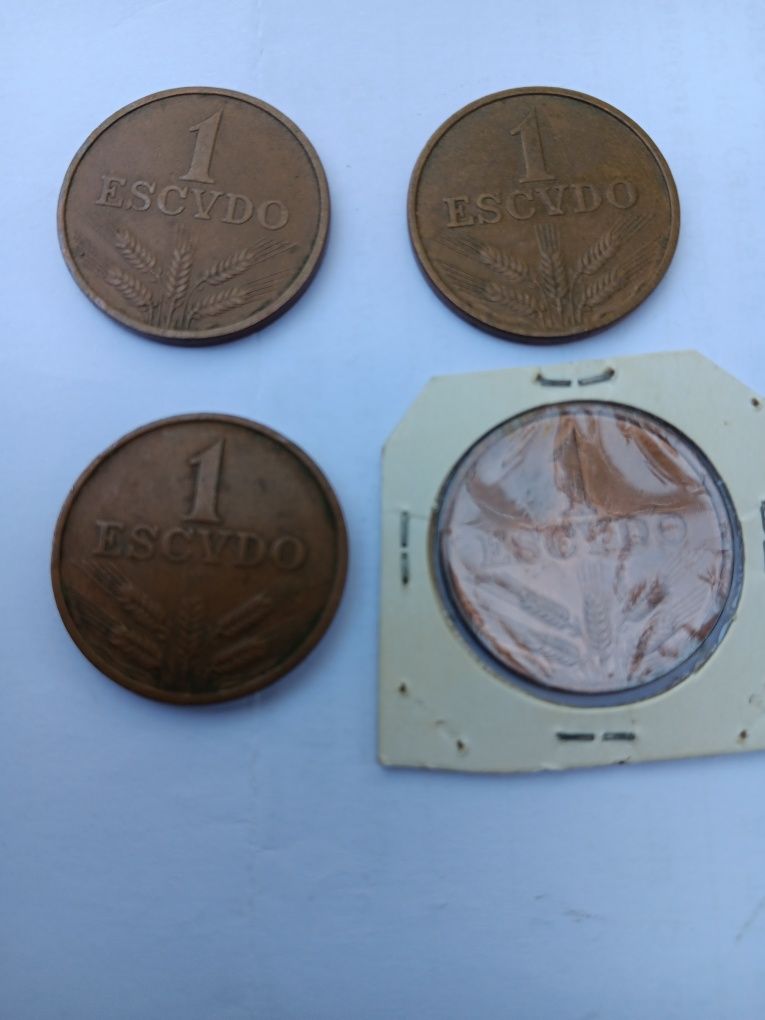 Colecção completa de moedas de 1 escudo,bronze