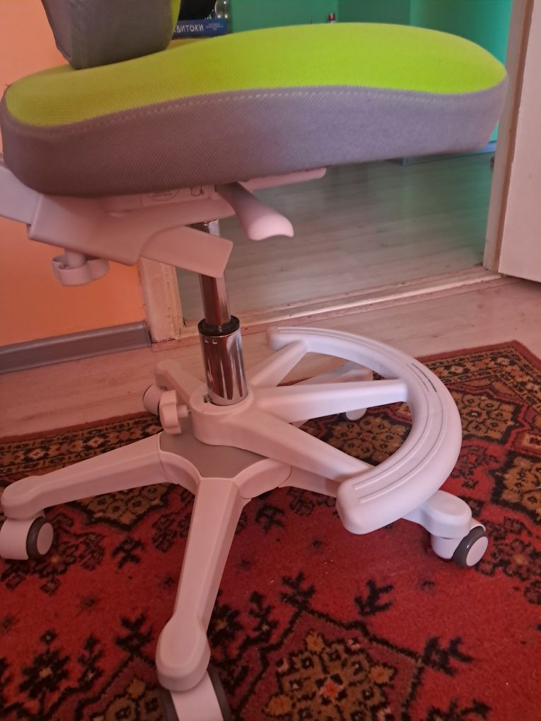Ортопедические кресло