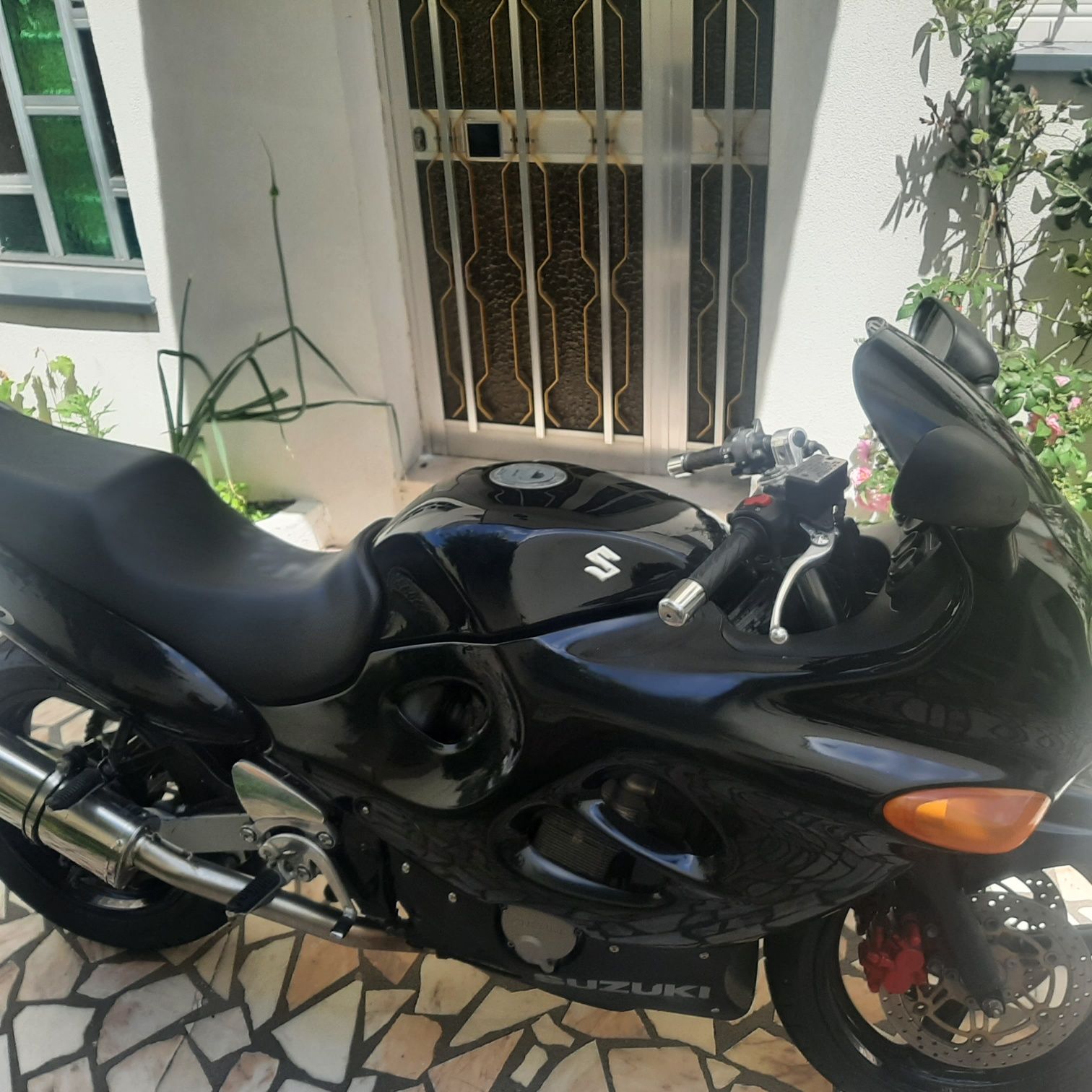 Suzuki gsxr 750 em ótimo estado