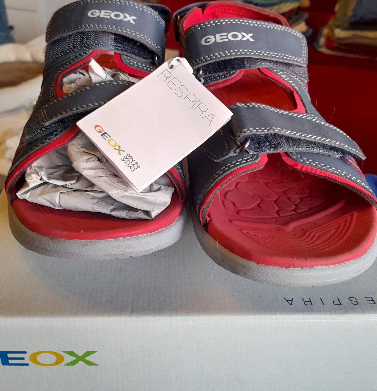 Nowe sandały Geox 39