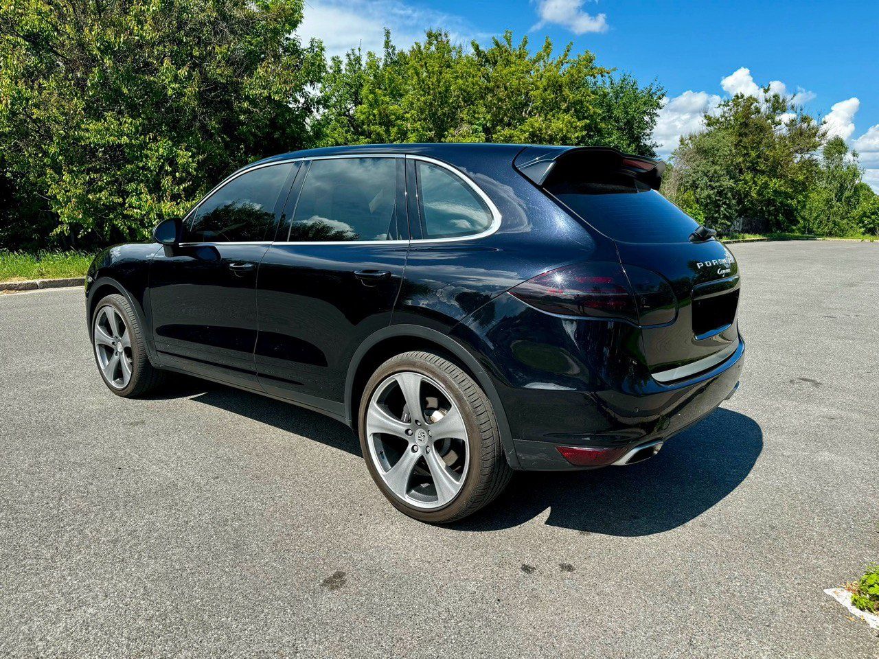 Porsche Cayenne офіційний 2011 року
