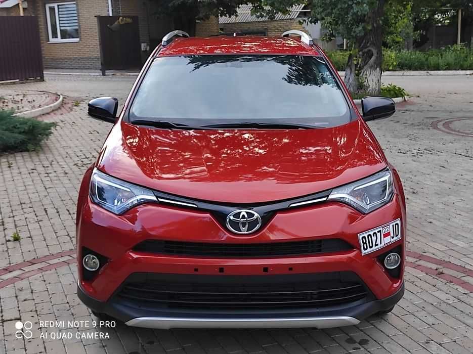 Продам Toyota Rav 4 идеальная.