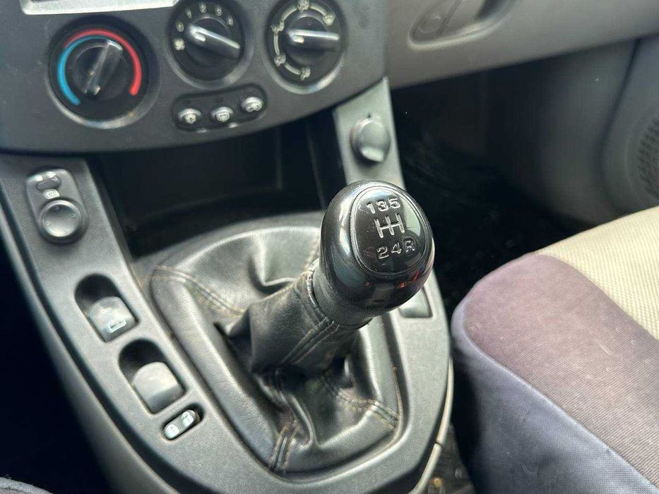 Saturn Vue 2.2 Бензин МКПП 2004