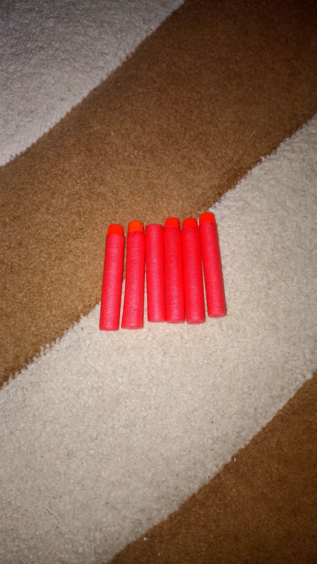 Бластер Nerf - игрушка.