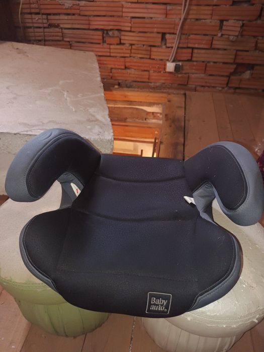 Бустер дитячий для автомобілів