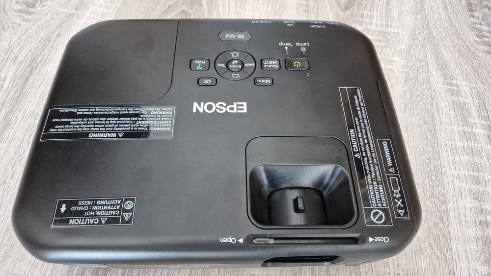 Projektor Epson EB-S02 - lampa tylko 110h!