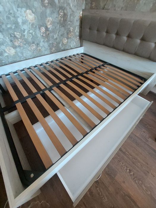 Ліжко спальне двухмісне (кровать основа с ламелями)