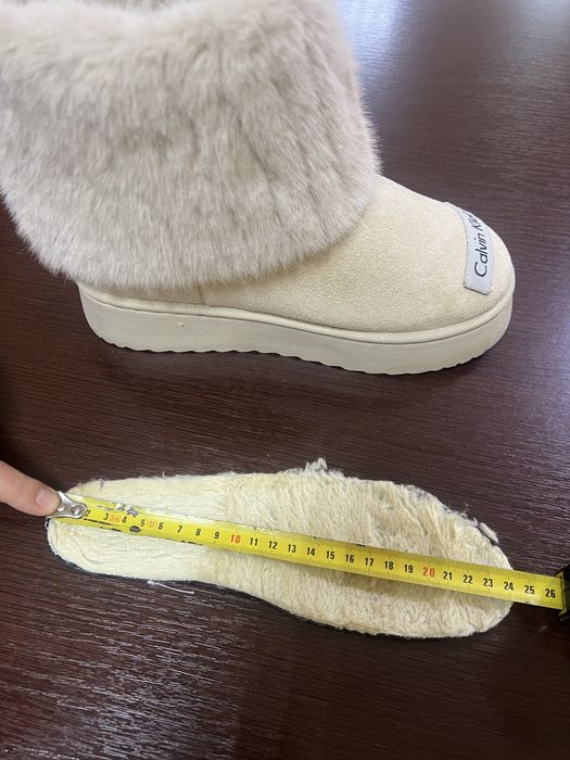 Продаю півчеревички «угі».Стан ідеальний, одягала лише один раз але за