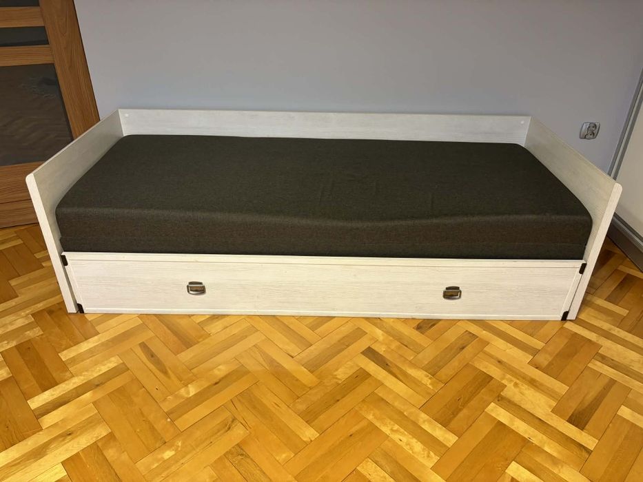 Łóżko młodzieżowe