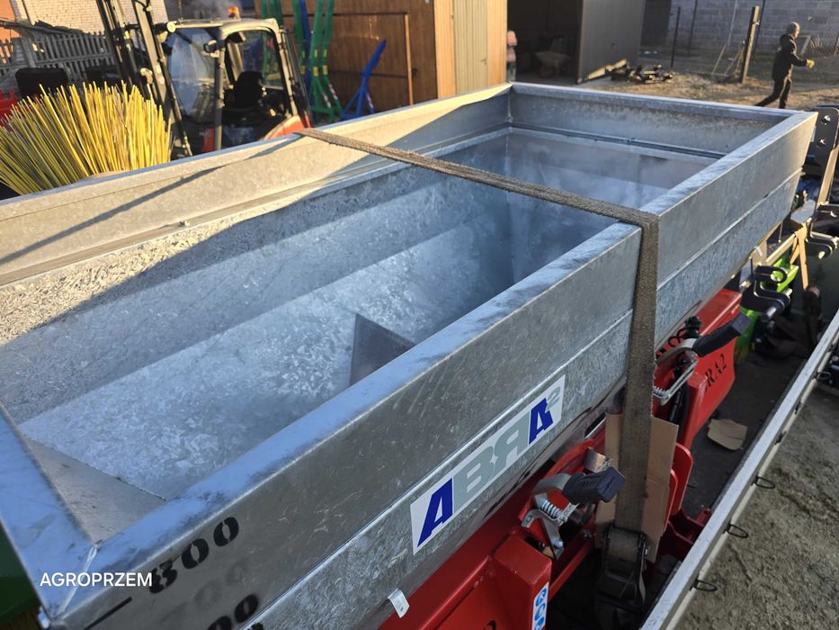 Rozsiewacze dwutarczowe do nawozów poj. 400 do 1700l