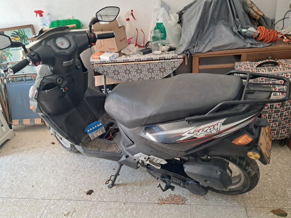 Scooter com caixa