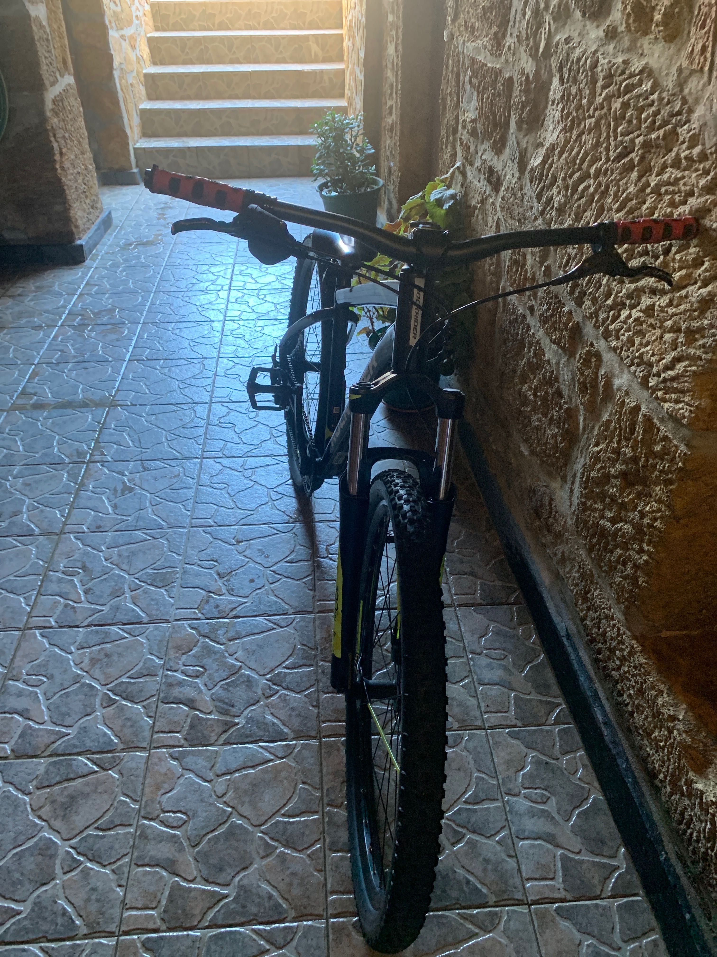 Bicicleta roda 27.5 Tamanho M , rock rider peso 14 kilos