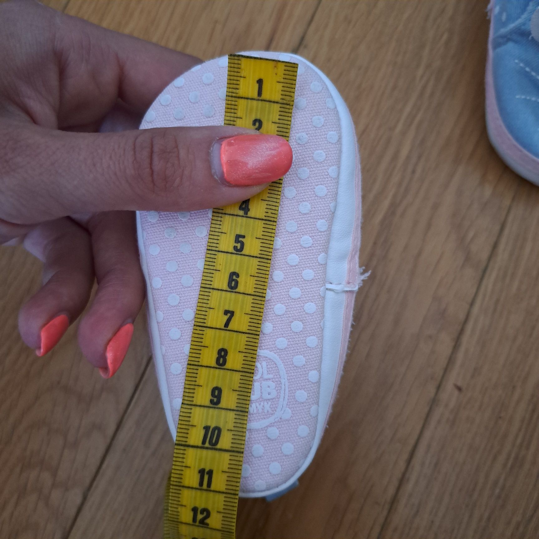 Buty niemowlęce, niechodki, kapcie, Cool club, 18
