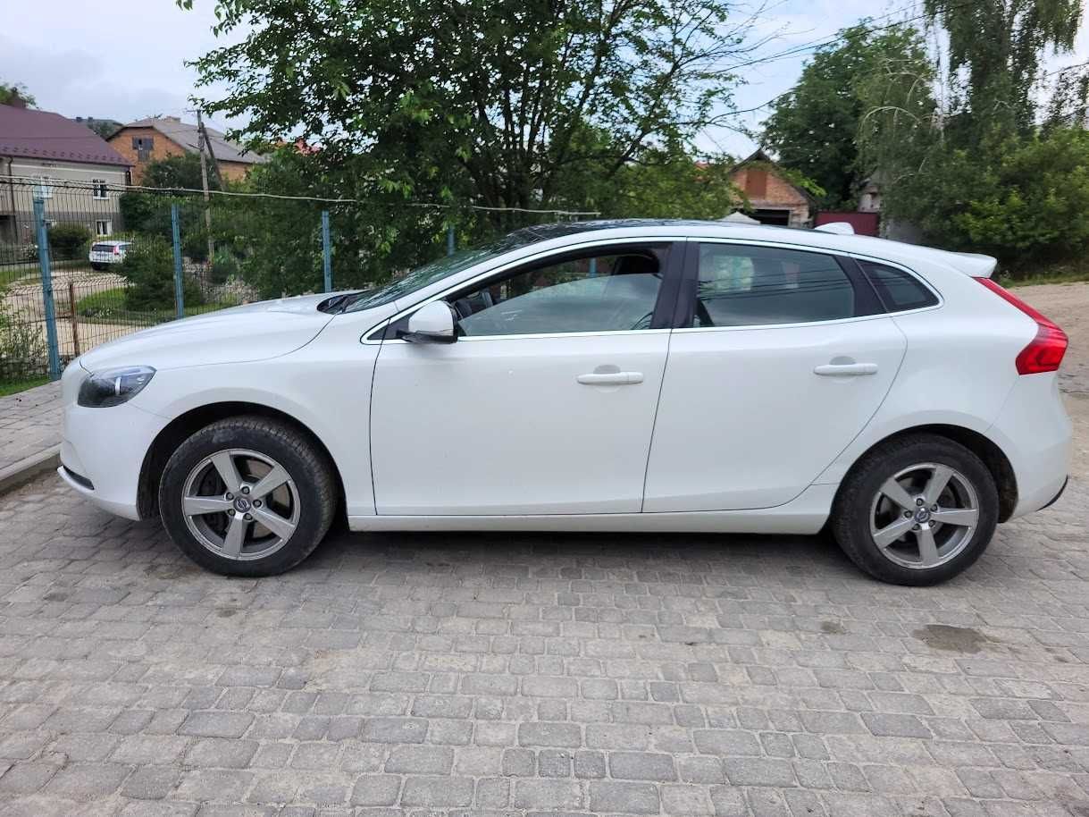 Volvo V40 D3 2013 II покоління