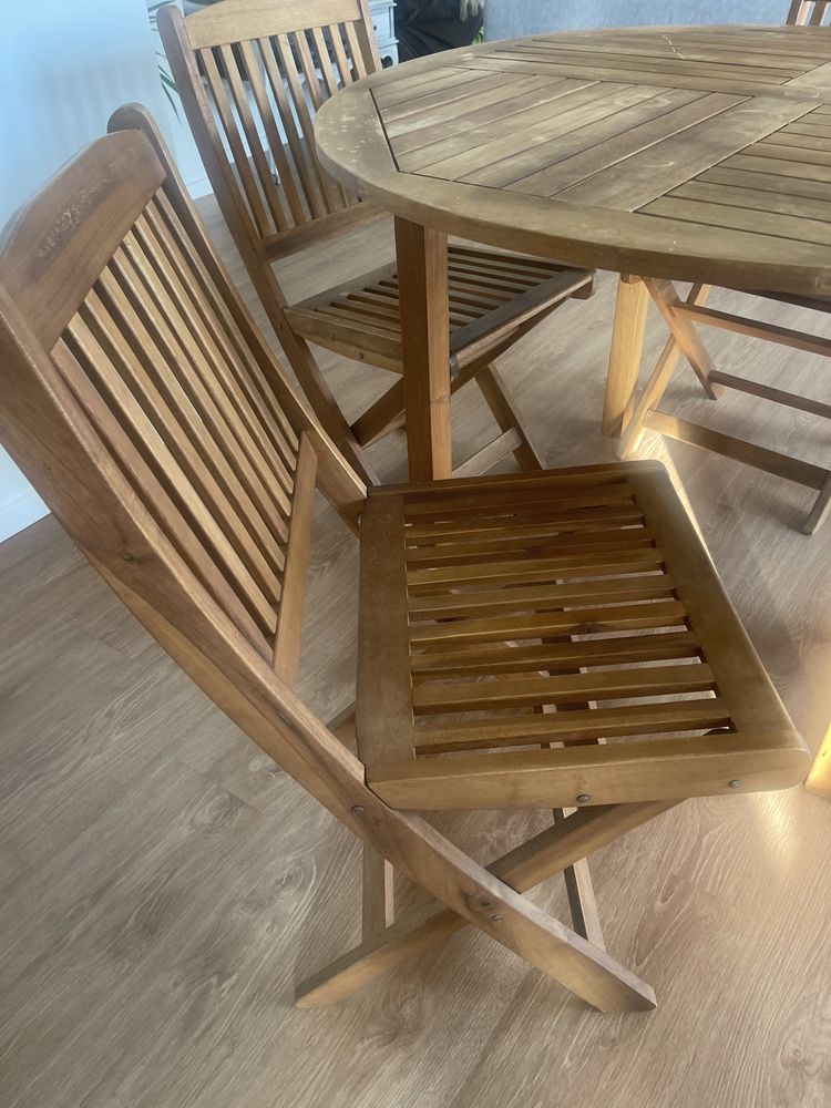 Conjunto de exterior mesa e cadeiras