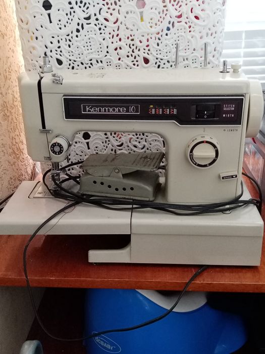 Продам швейную машинку срочно