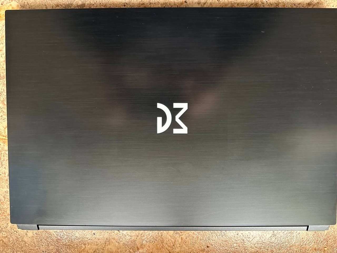 Laptop Dream Machines RG3050-17PL26 – uszkodzony most