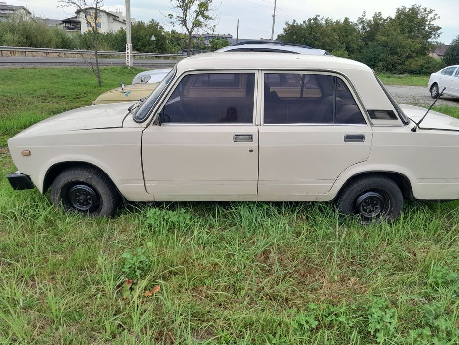 Продам Ваз-2105.