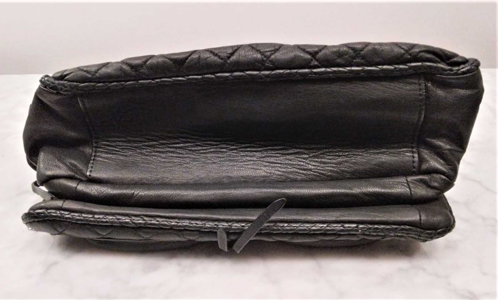 Skórzana pikowana torebka na ramię firmy Zara