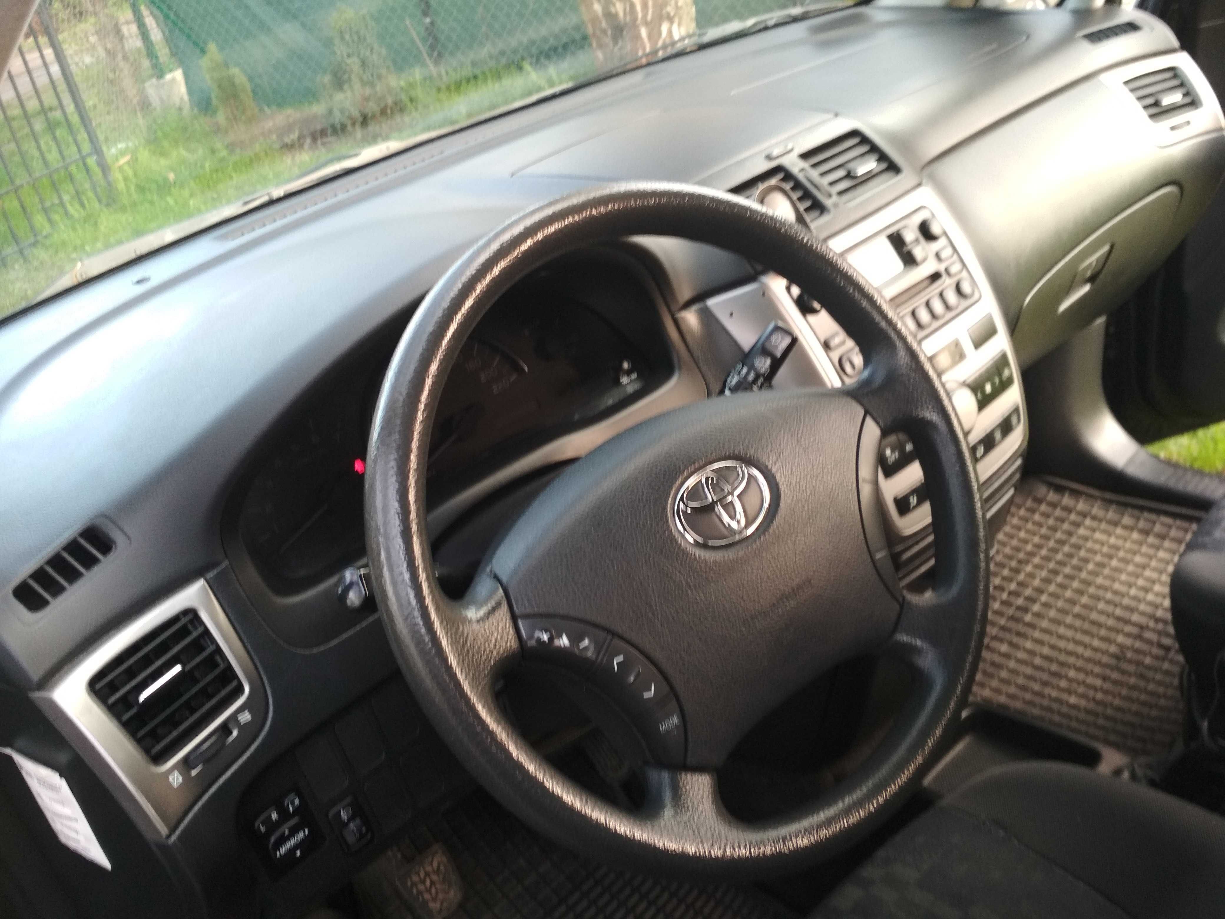 Sprzedam Toyota Avensis Verso