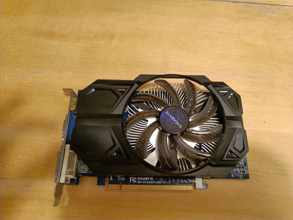 Radeon R7 250 Gigabyte 2gb