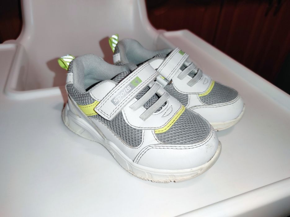 Дитячі кросівки 23 р.