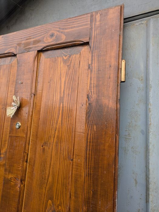 Двері дерев'яні з коробкою, вхідні