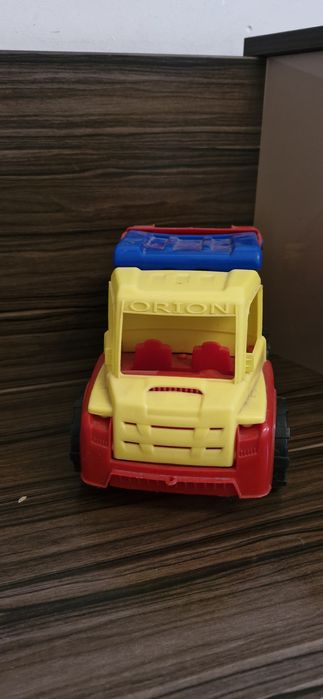 Великі дитячі машинки