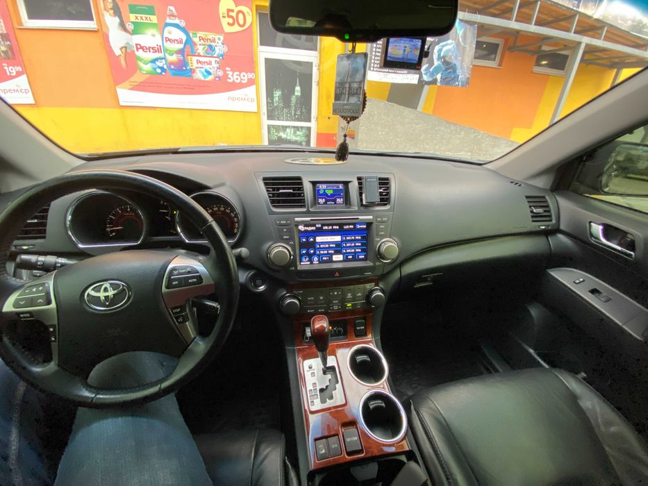 Продам Toyota Highlander 2013