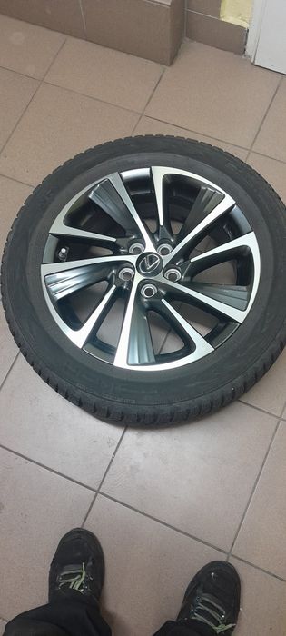 Sprzedam Opony Lexus