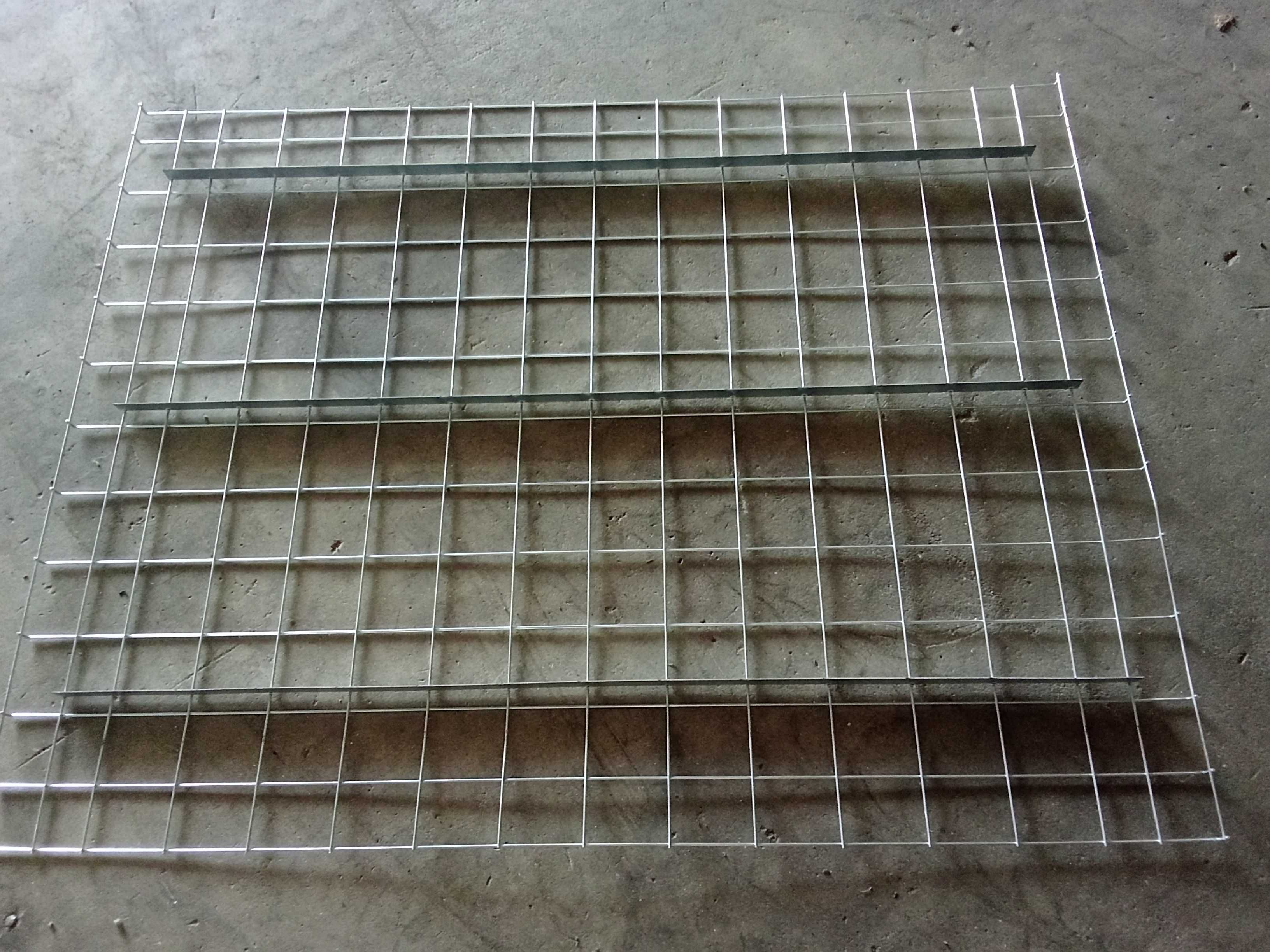 Paineis grelha com 3 reforços 1.12 x 1.46 mts