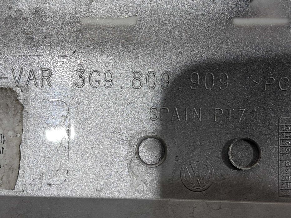 VW Passat B8 LA7W klapka wlewu paliwa blokada zamek