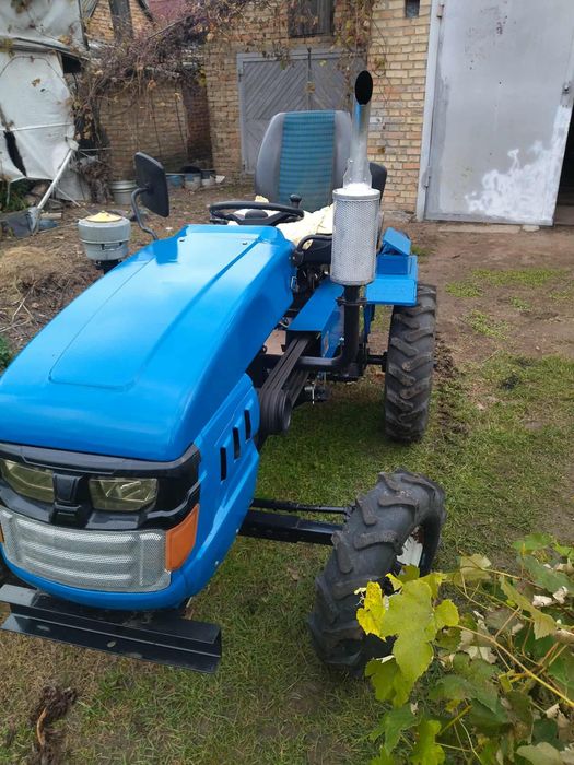 Трактор Lider LUX180D