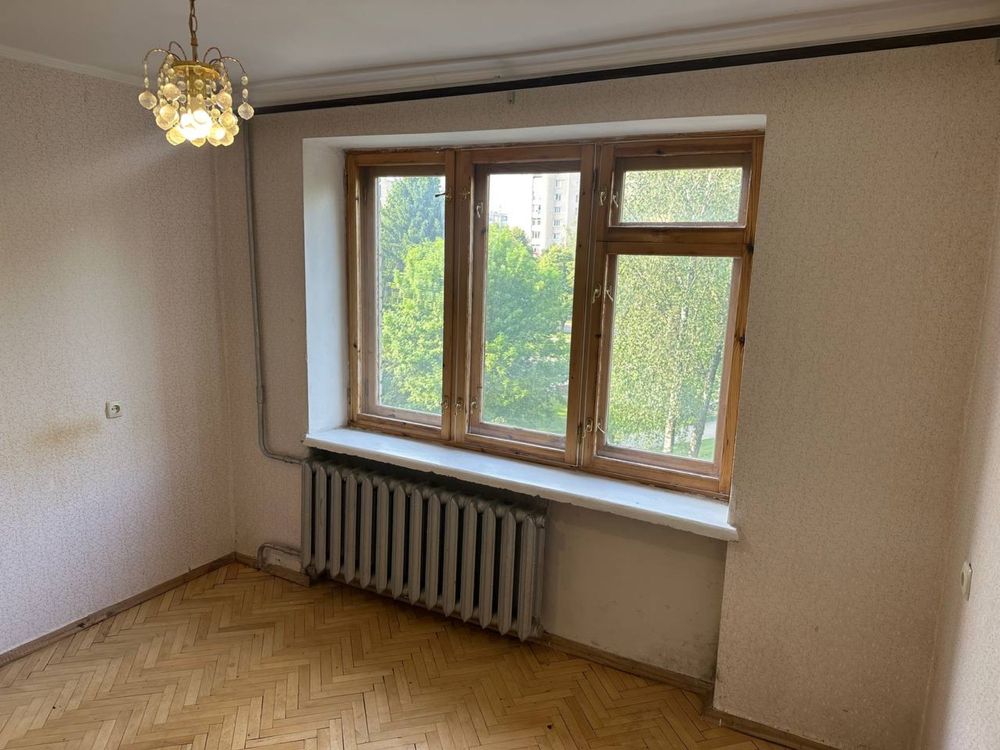 Продається 3-кім. квартира, пр. Молоді, 11