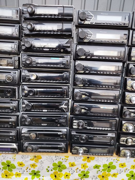 Оригінальна Автомагнітола