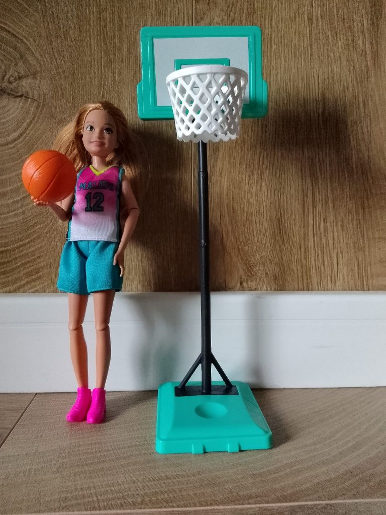 Barbie. Lalka sportowa siostra