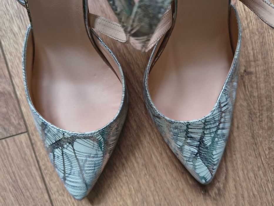 Nowe srebrne szpilki Sergio Bardi