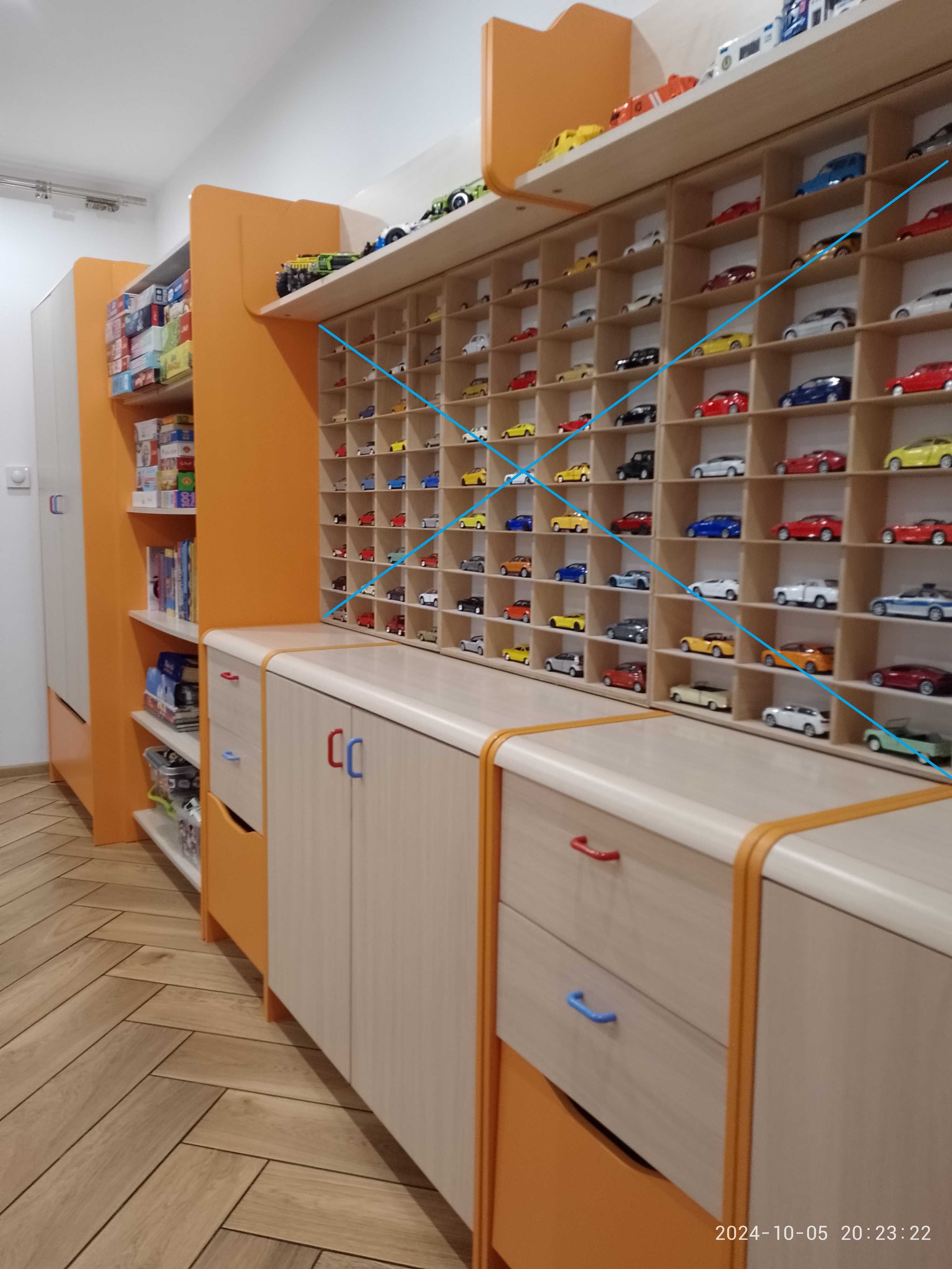 Komplet mebli do pokoju dziecięcego -ciekawe, pojemne, zadbane +biurko