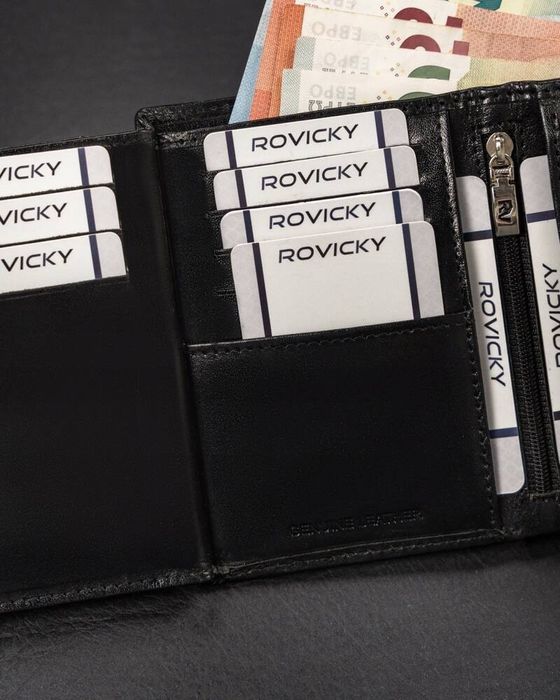 skórzany, pionowy portfel męski zapinany na zatrzask - rovicky