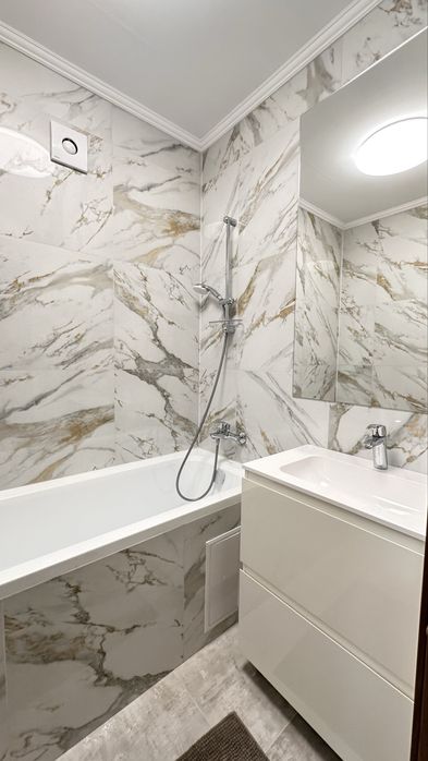 Подобова у центрі міста Люкс проспект Соборний