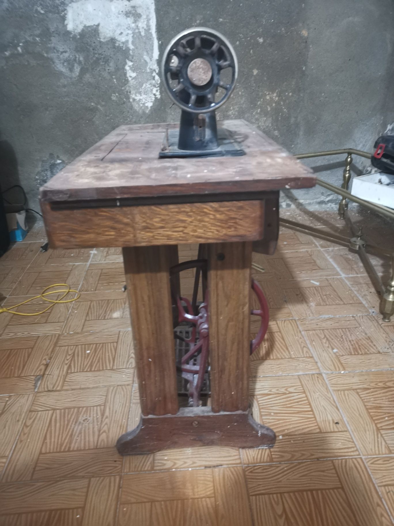 Mesa de costura antiga