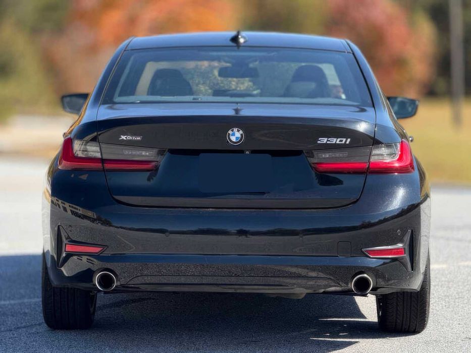 BMW 3 Series 330i xDrive      2019