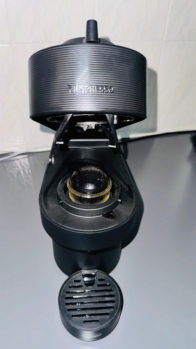 Maquina Nespresso vertuo